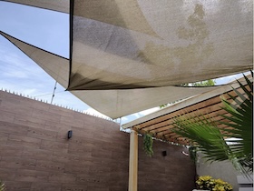 voile d’ombrage terrasse Suisse romande,voile d’ombrage balcon Lausanne,voile d’ombrage jardin Genève,voile d’ombrage Coolaroo Suisse,ombrage terrasse avec voile Coolaroo,voile d’ombrage triangulaire balcon,voile d’ombrage rectangulaire jardin,voile d’ombrage carrée terrasse,ombrage extérieur HDPE respirant,voile d’ombrage protection UV,voile d’ombrage installée en pente,ombrage moderne pour terrasse,voile d’ombrage résistante au vent,voile d’ombrage extérieure durable,solution d’ombrage Coolaroo Suisse